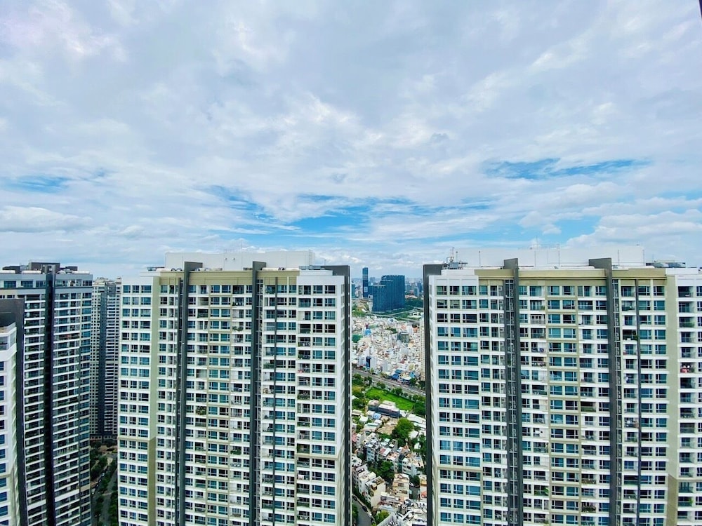 Serenity Serviced Apartments-Landmark 81