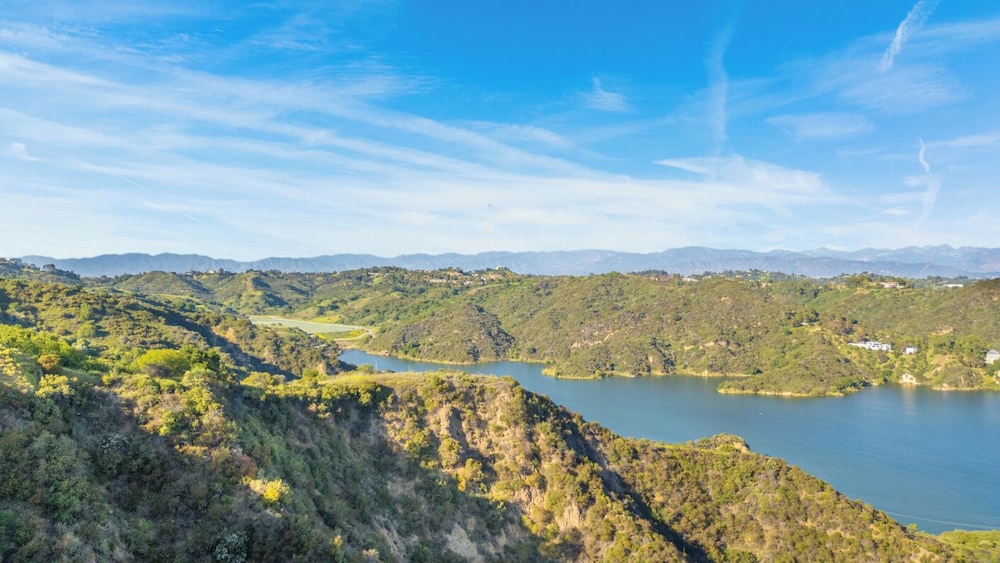 Stradella View - Bel-air Oasis w/ Infinity Pool & Stunning Panoramic Views