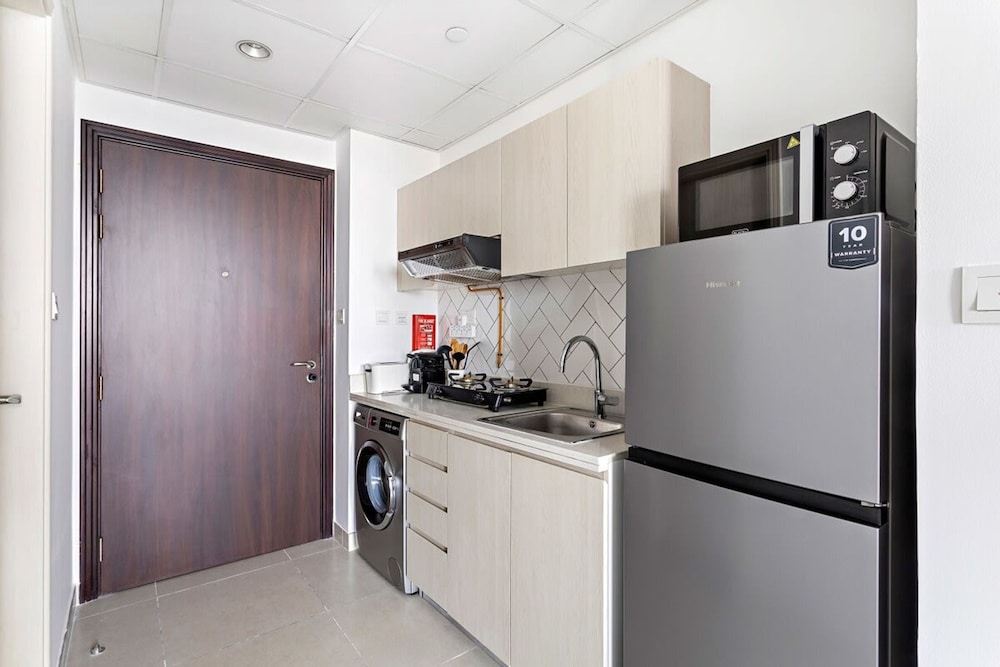 Silkhaus Luxury Studio Near Dubai Sport City