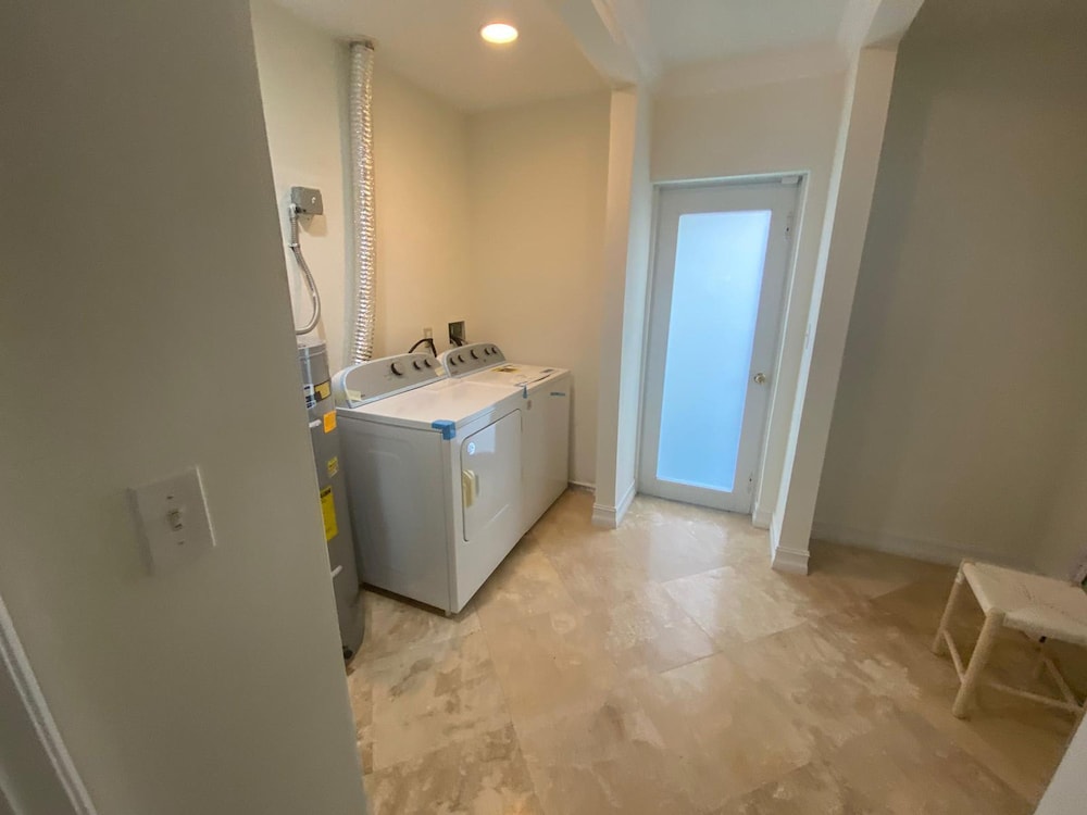 Biscayne Park 3BD 2BA -spacious