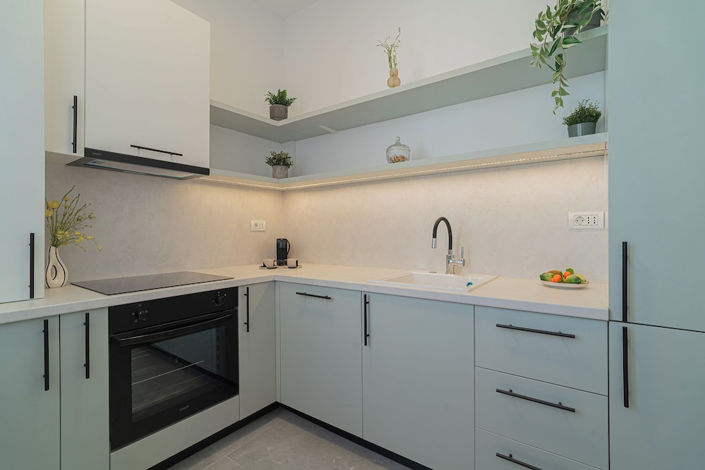 Contemporary 3-Bedroom Lofts - Modern Touches Meet Classic Elegance by Calea Victoriei