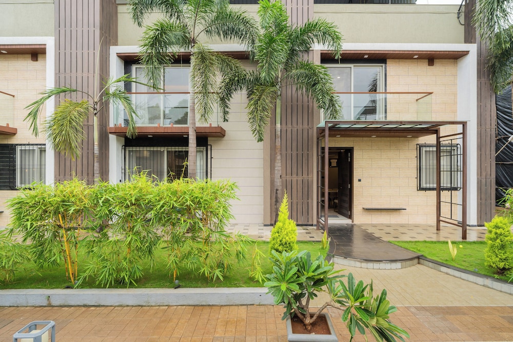 Alaya Stays - Imperial Calista 4BHK near Khandala Hills