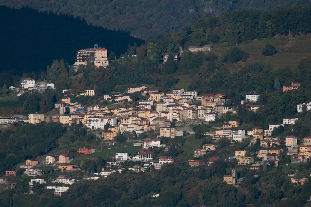 Lugano Bay View Uno