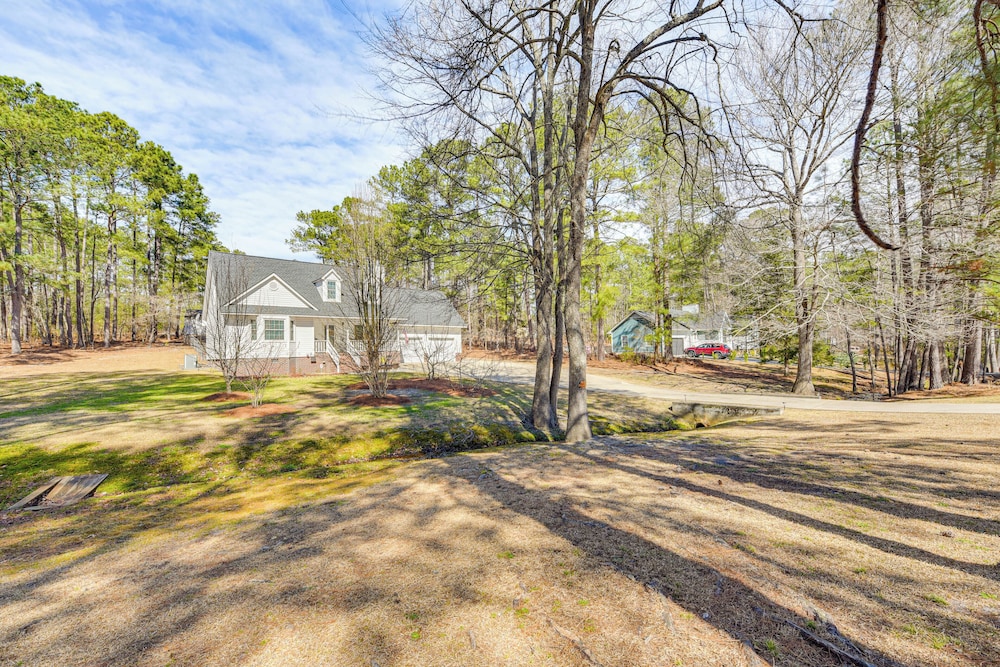 Cozy Couple's Getaway w/ Private Yard in Cameron
