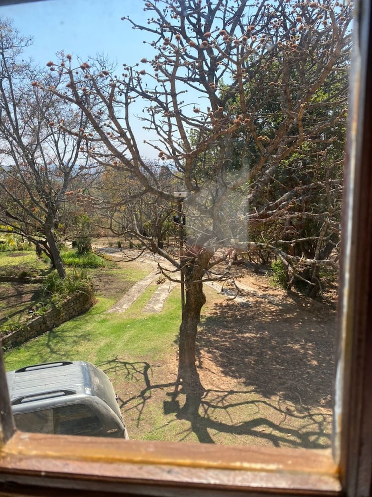 Stunning Private Cottage in the Heart of Nyanga - 2095