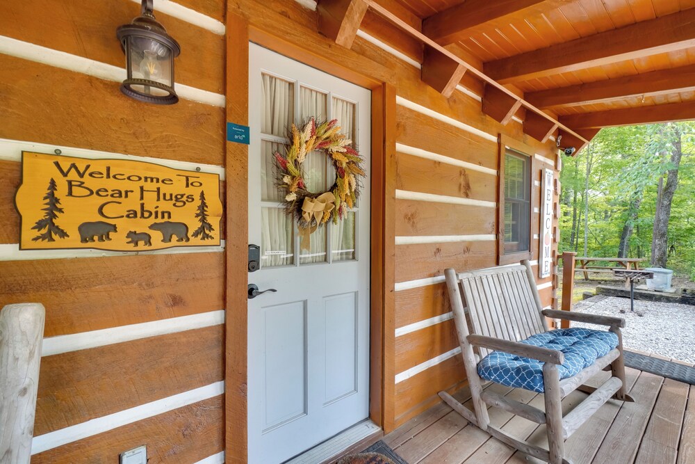 Hot Tub & Deck! 'bear Hugs Cabin' Near Gatlinburg