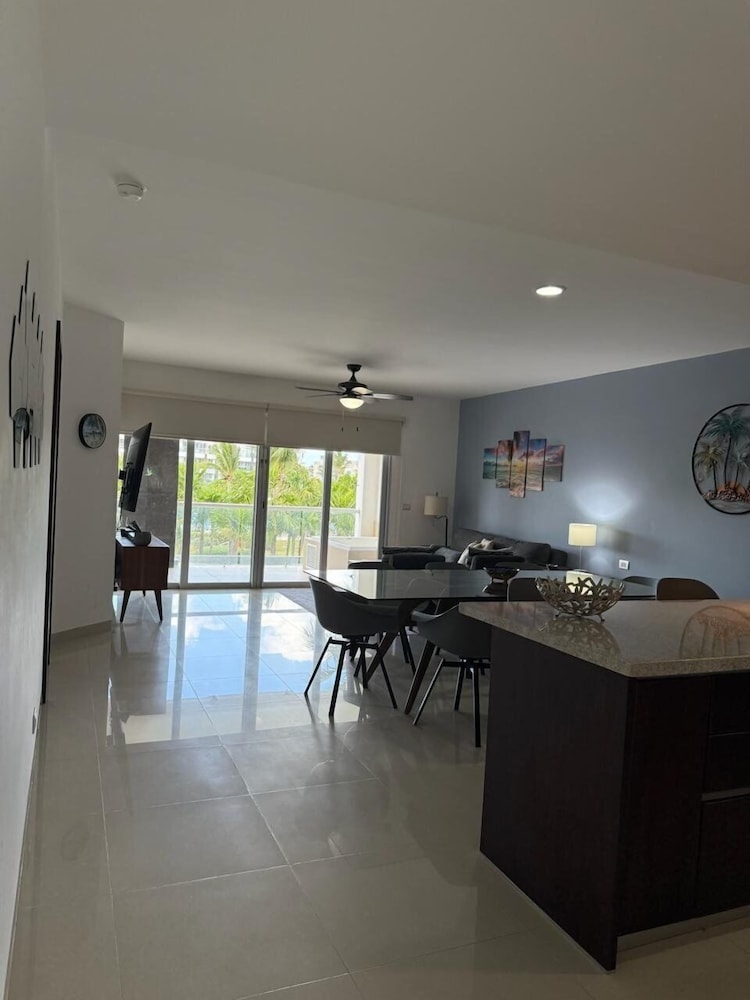 New Casa Paradise Ocean View 2 Bedroom Apts