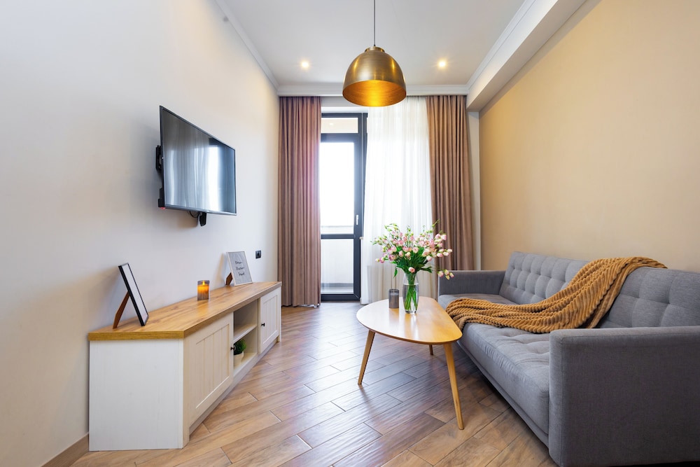 Apartments by Luxe Group DE114