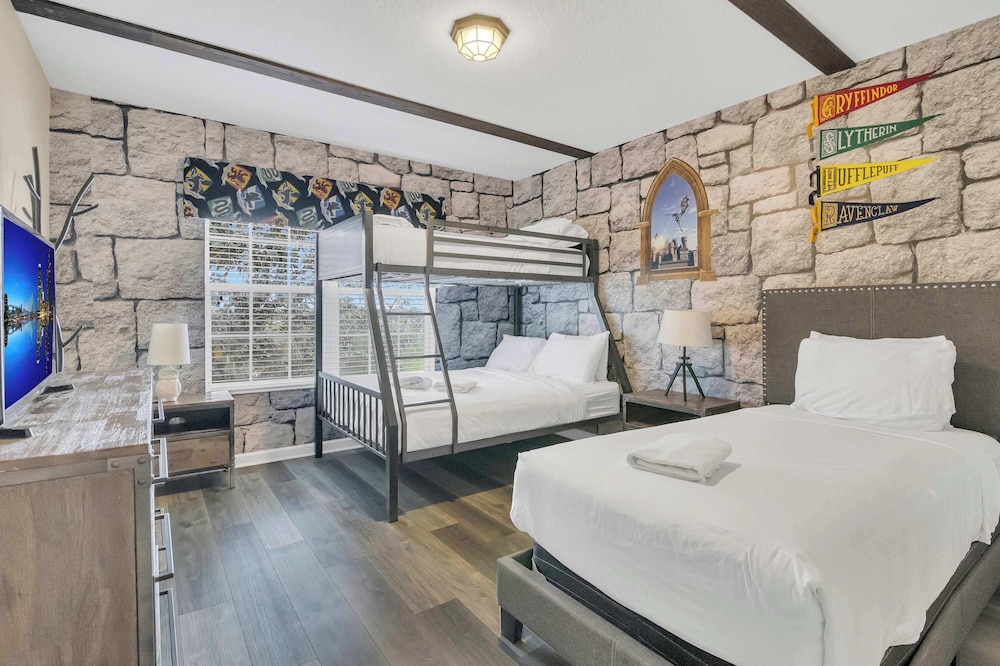 Disney Retreat w/ Wizard & Galaxy Rooms