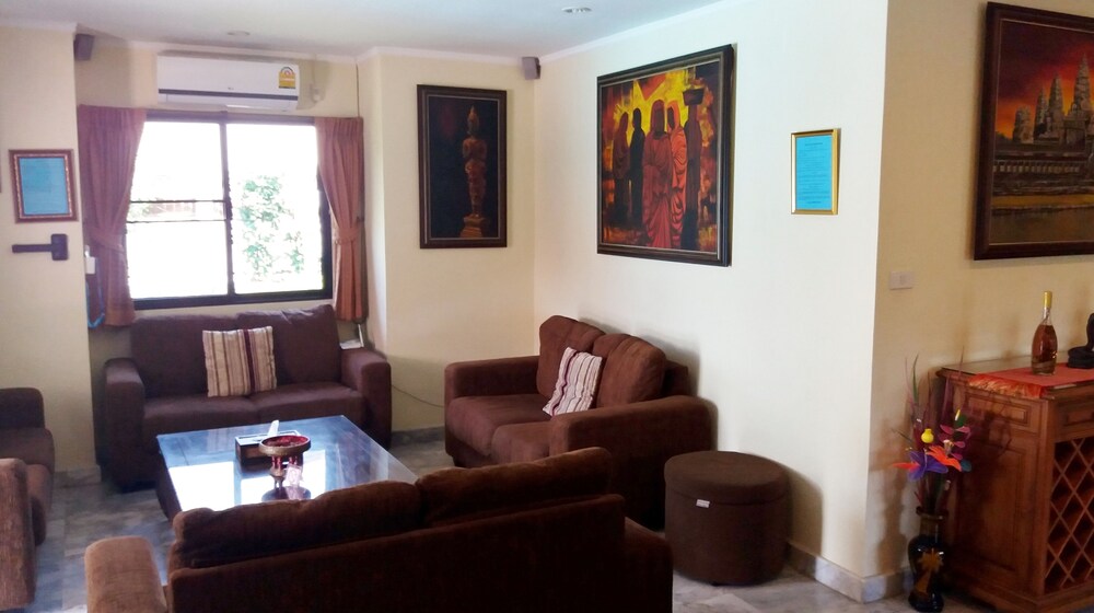 Baan Laksee Pool Villa