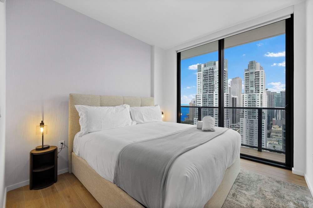 Luxury Spacious Condo at Downtown Miami