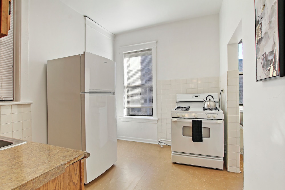 Cozy & Inviting 2BR - Sunnyside 3F