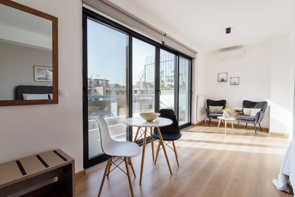 Leochares Lifestyle Apartments
