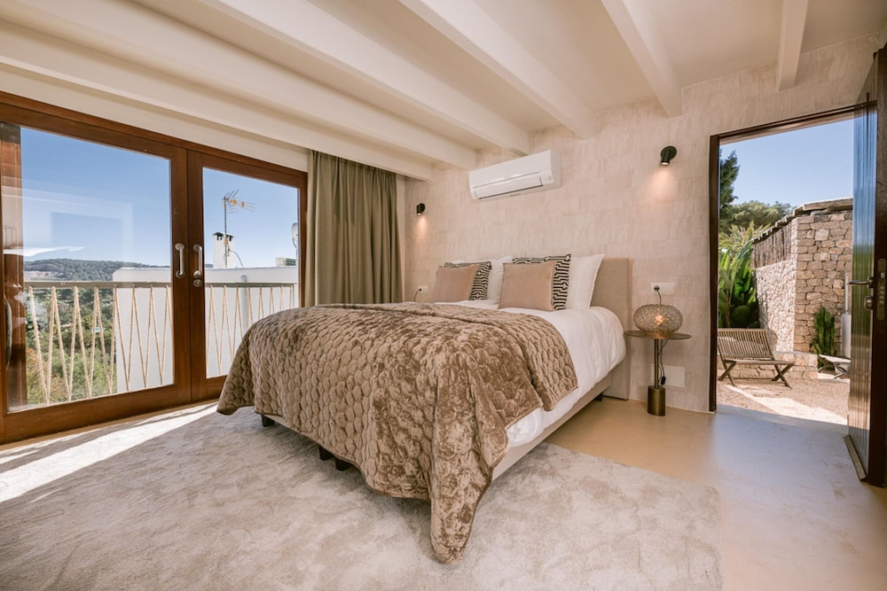 Can Furnet in Ibiza With 4 Bedrooms and 8 Bathrooms