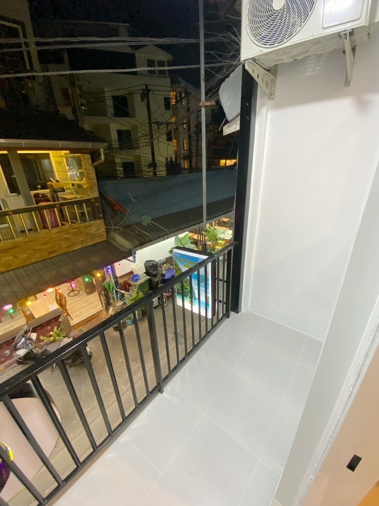 SJ Beach House Patong