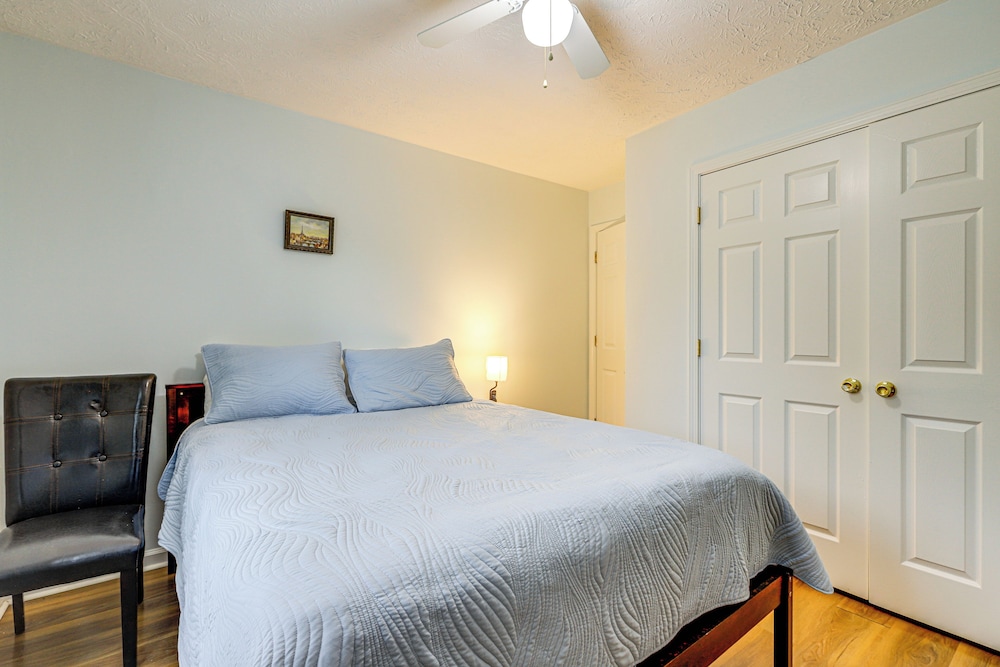 7 Mi to Dtwn Covington: Bright Home w/ Deck & Yard