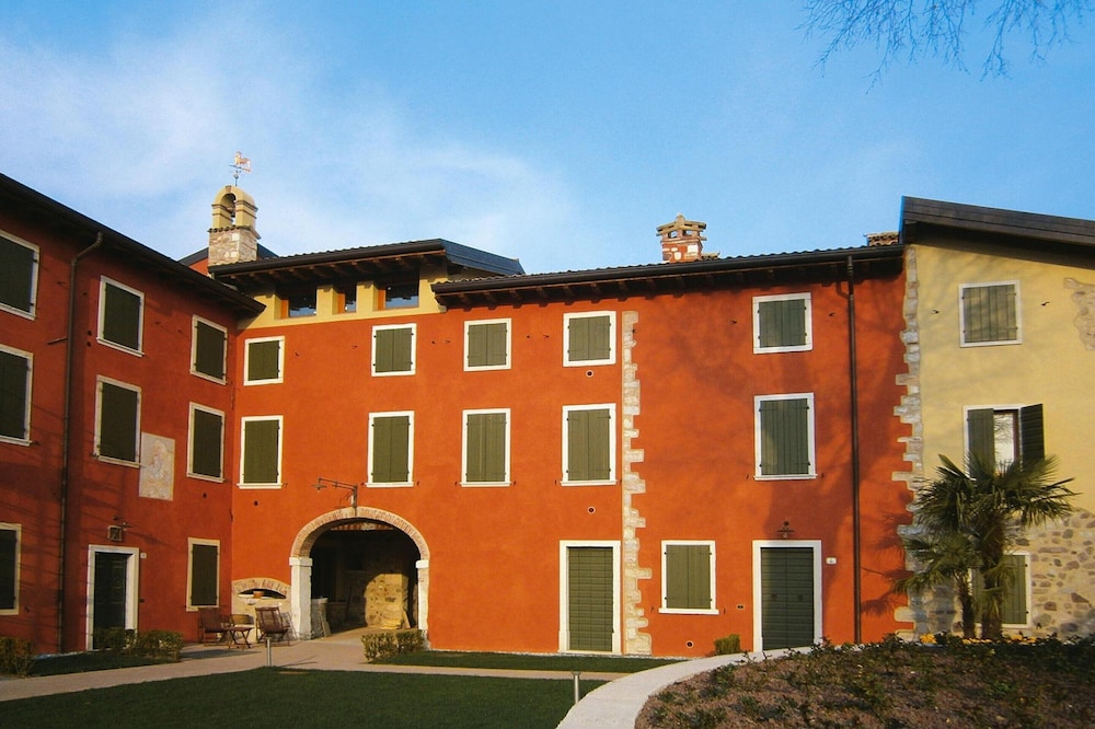 Apartment in Lazise With Parking Space view 4