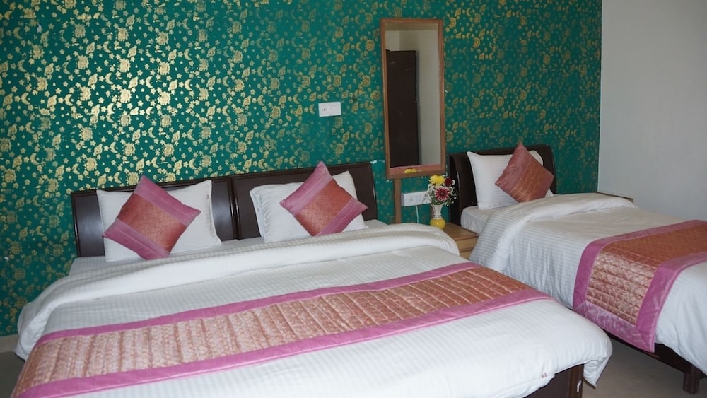 Maxfort Airport Hotel