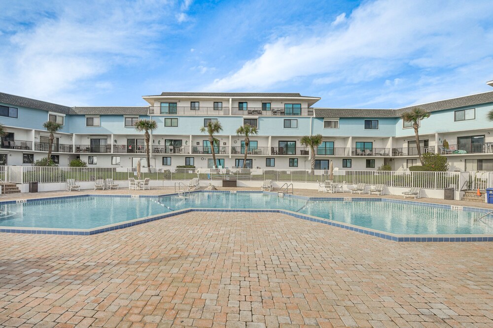 Oceanfront Flagler Beach Condo w/ Community Pool