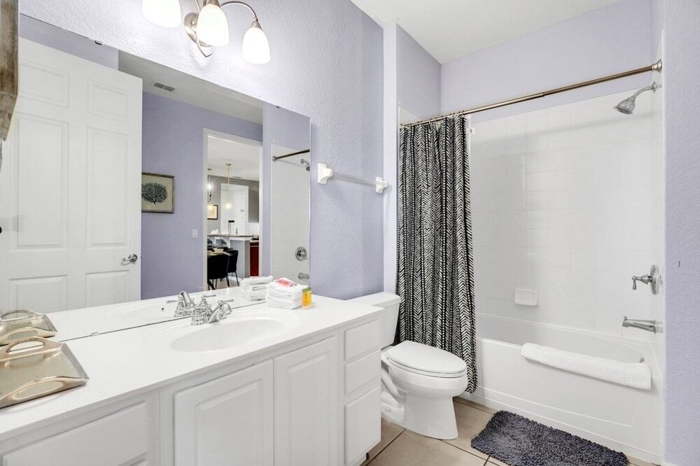 Vista Cay Magic 3 Bedroom Condo by RedAwning