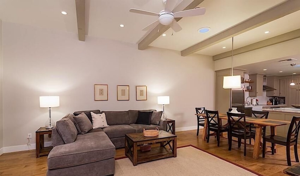 Truly Charming at McCormick Ranch By Signature Vacation Rent