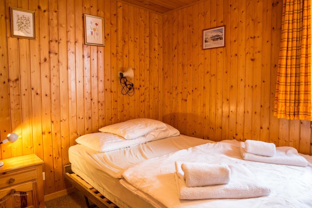 Rosaline - Large and Cosy Swiss Chalet With Beautiful Views
