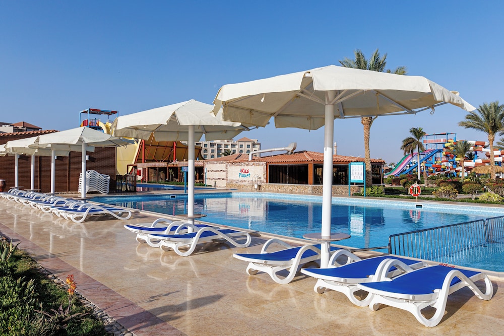 SUNRISE Solara Aqua park Resort