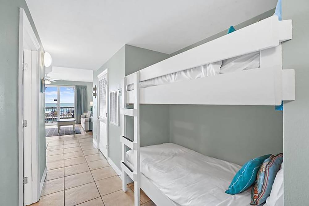 Calypso 2-103 West