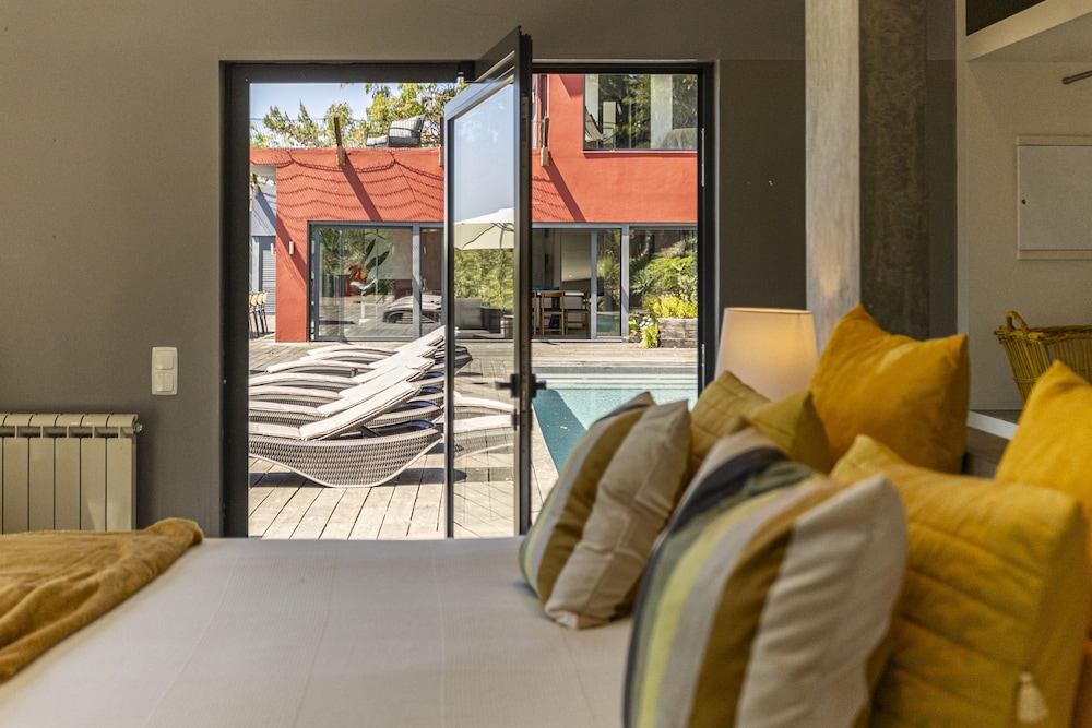 Carmim Villa by Cadenzalux
