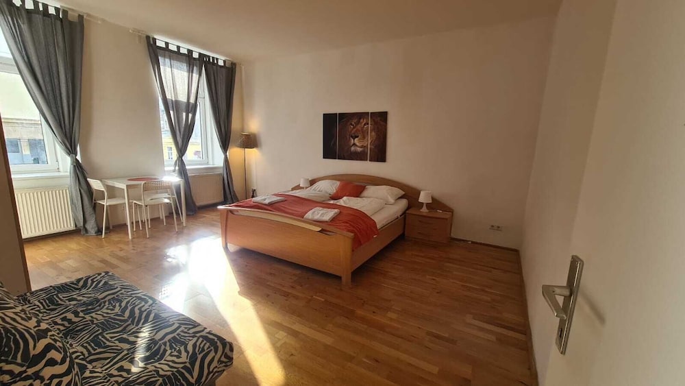 Comfortable 3BR Apartment Belvedere Area