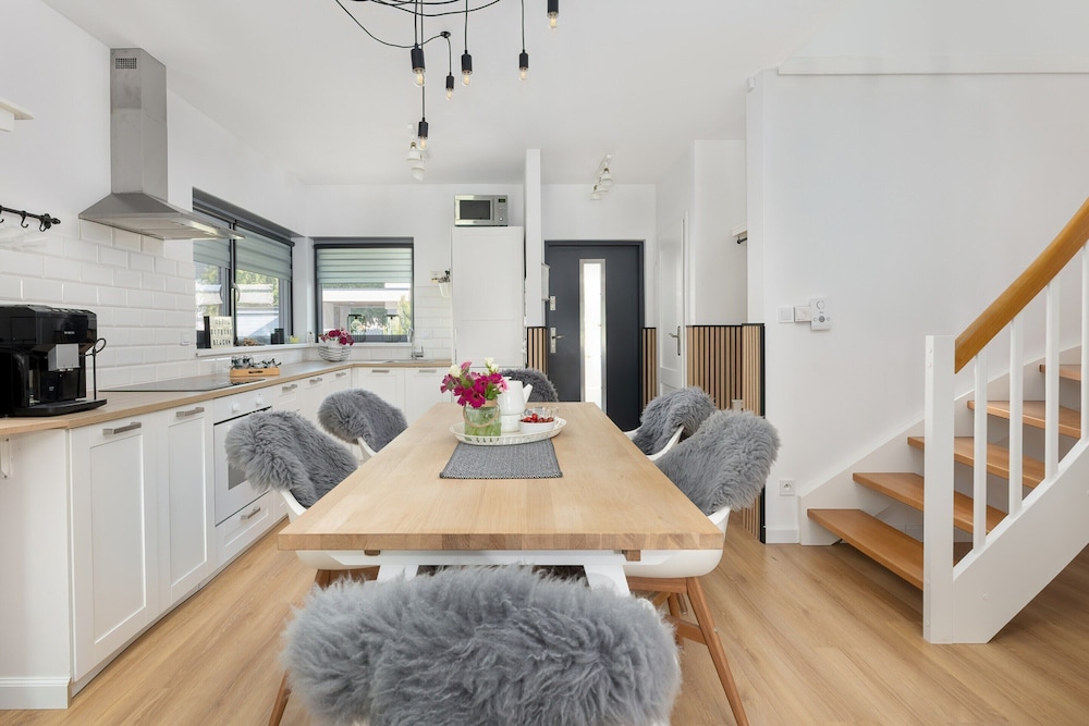 Holiday Home, 3 Bedrooms, Private Garden