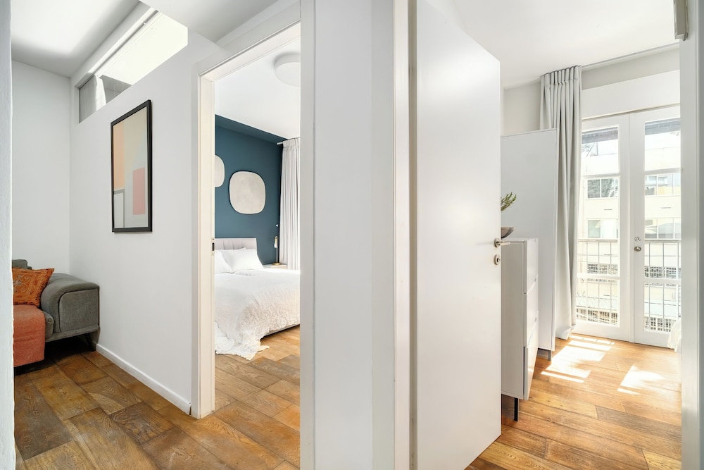 Allenby Urban Living Apartments by Sea N Rent