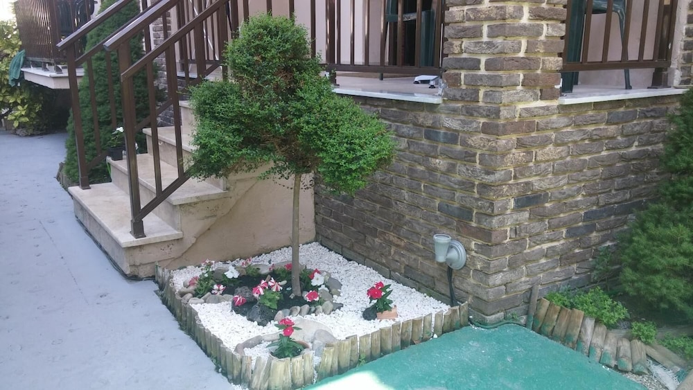 Villa Yanna Studios