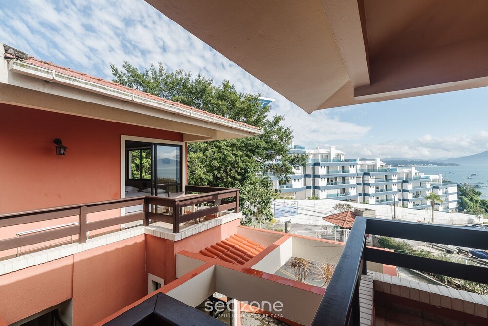 JOFs Apartamentos c Piscina e Vista Mar