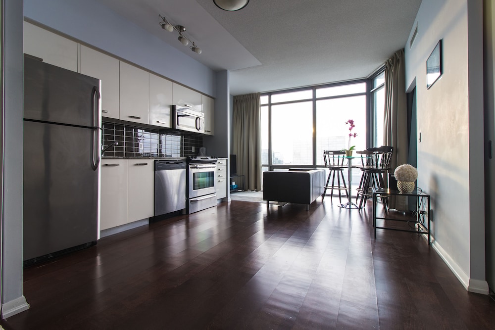 Vacation in Toronto Suites - Image 3