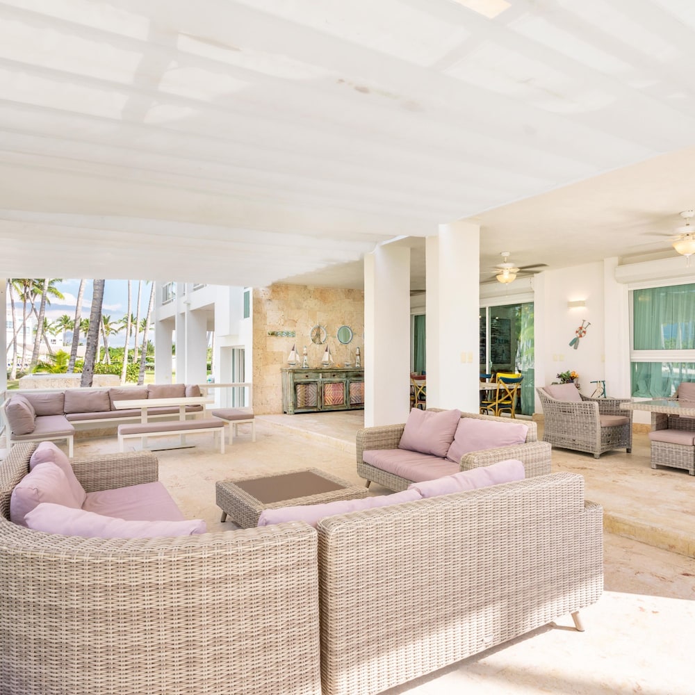 Apt w Beach Front Beach Access at Nueva Romana