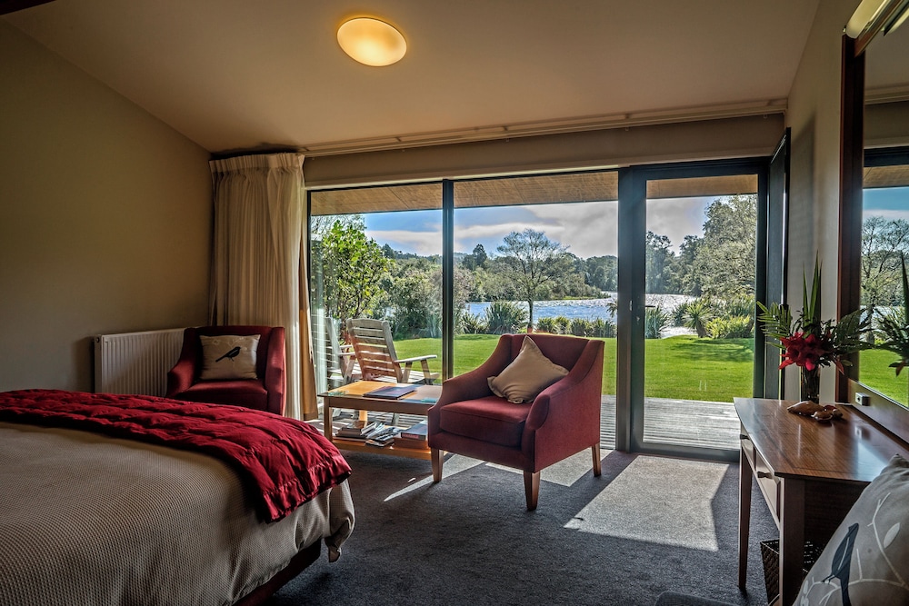 Wilderness Lodge Lake Moeraki