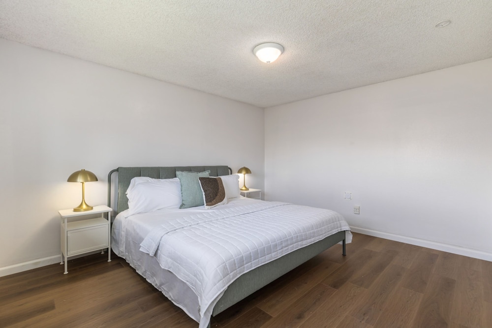Comfortable Townhouse in Ash Way Lynnwood