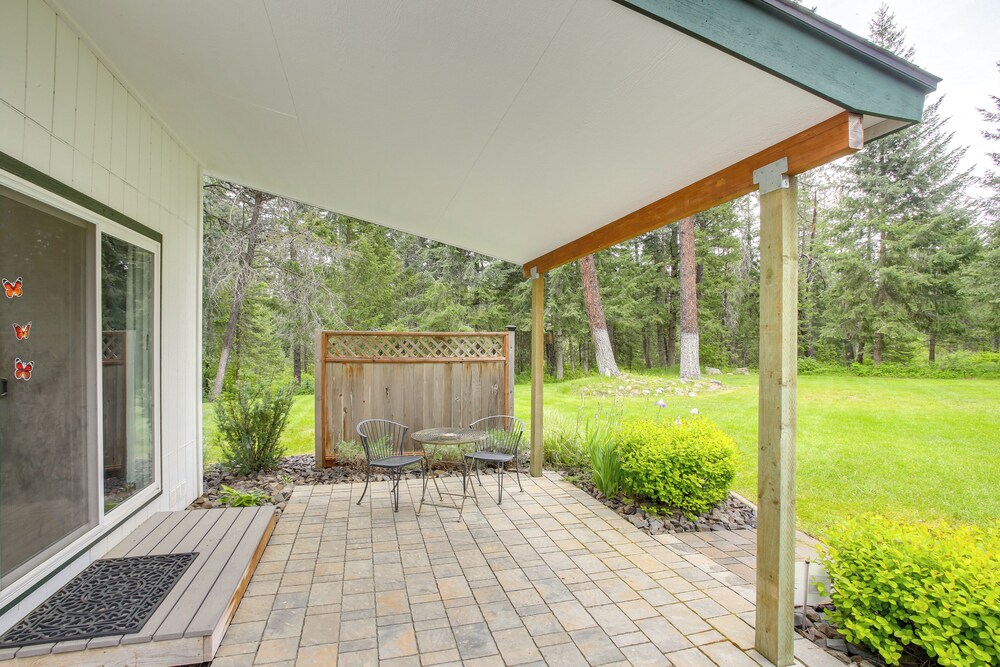 10 Mi to Silverwood: Secluded Getaway! view 2