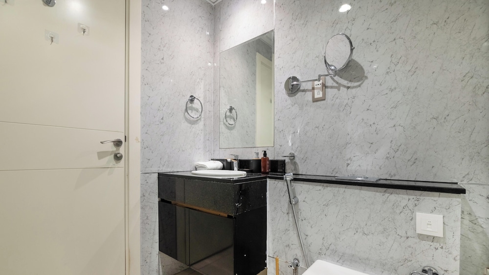 Manzil -1BR w Pool nr Dubai Sports City