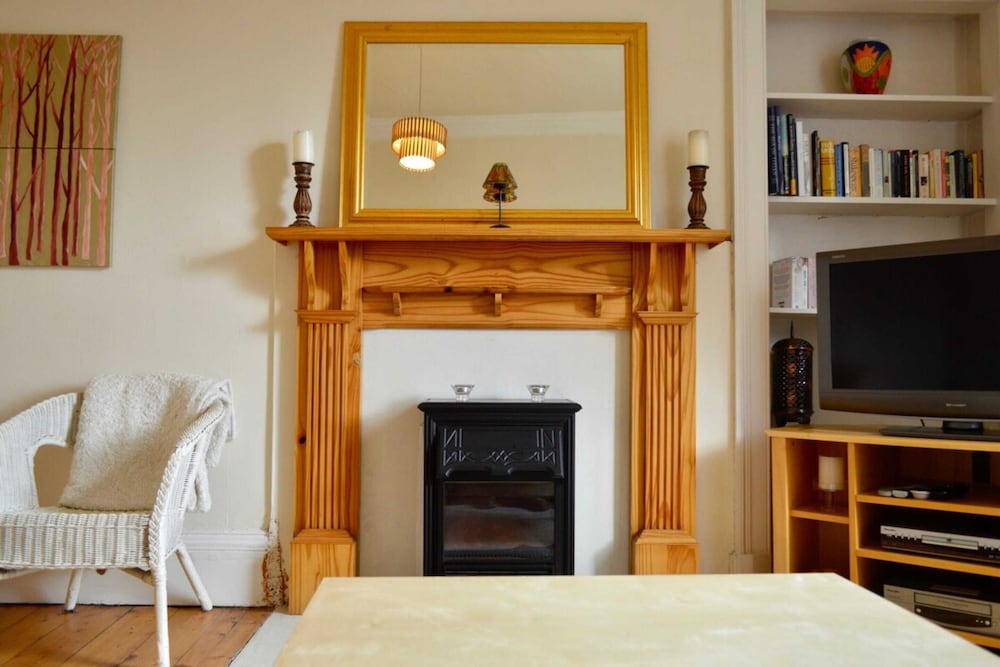 Central and Homely One Bedroom Flat view 5