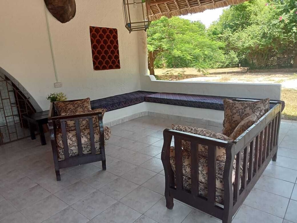 Lux Suites Kivulini  Cottages Diani