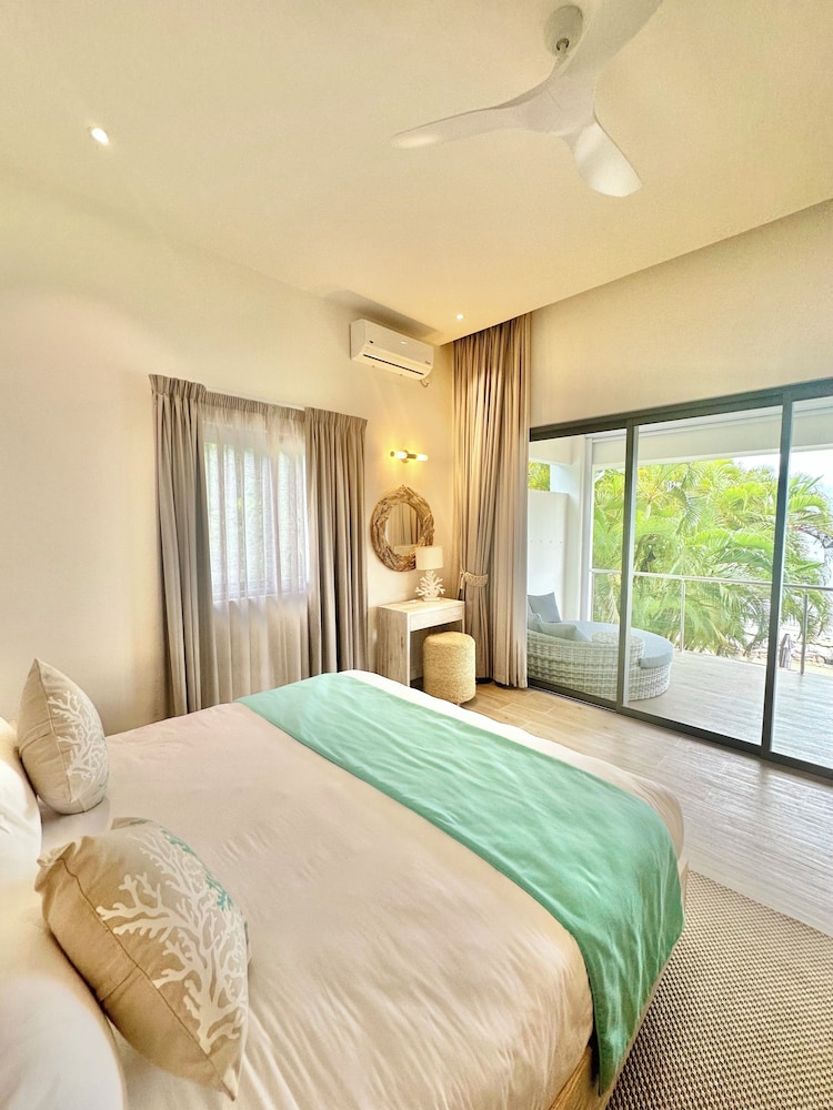 Pineapple Beach Villas