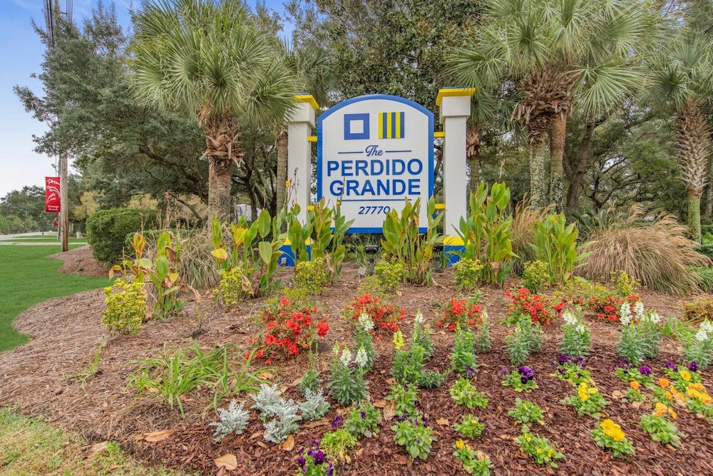 Spacious Condo on the bay Indoor Outdoor Pool view 2