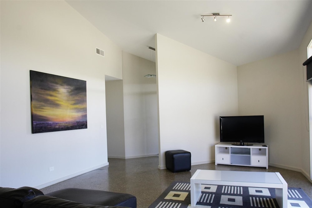 Tindarra Resort