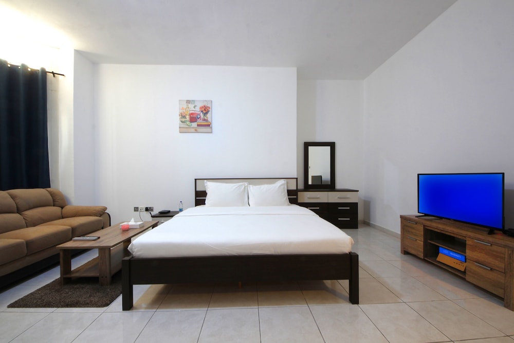 Signature Holiday Homes- Marina Studio