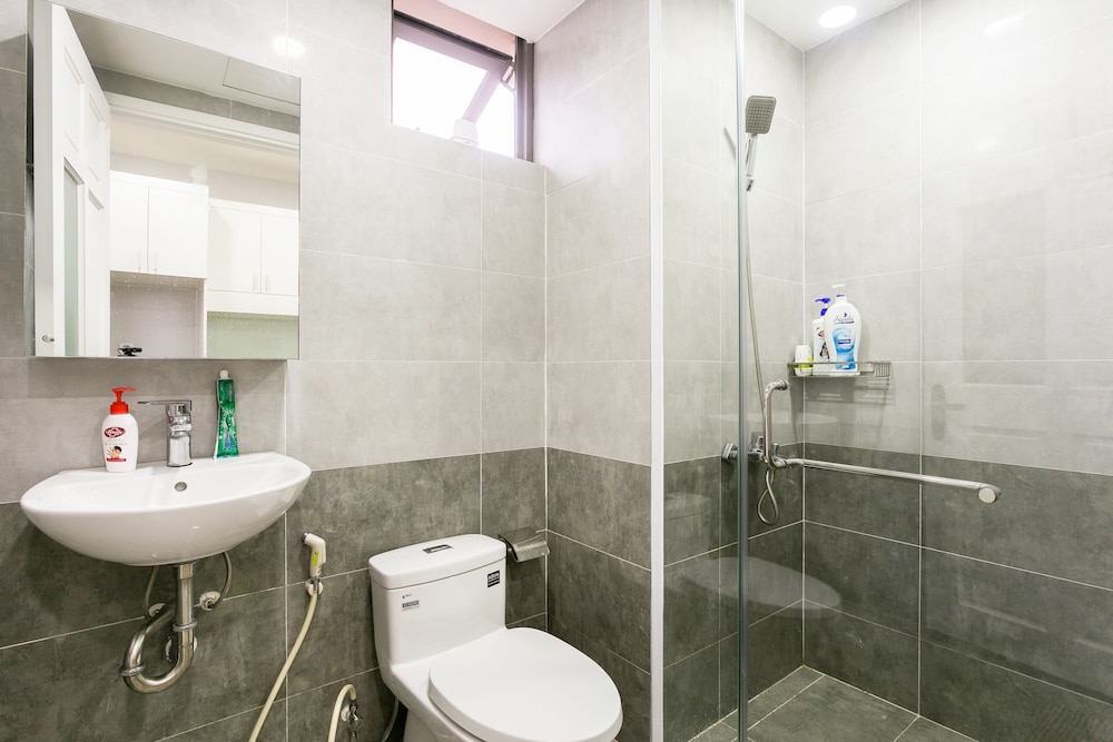 Jennifer House - Millenium Apartment