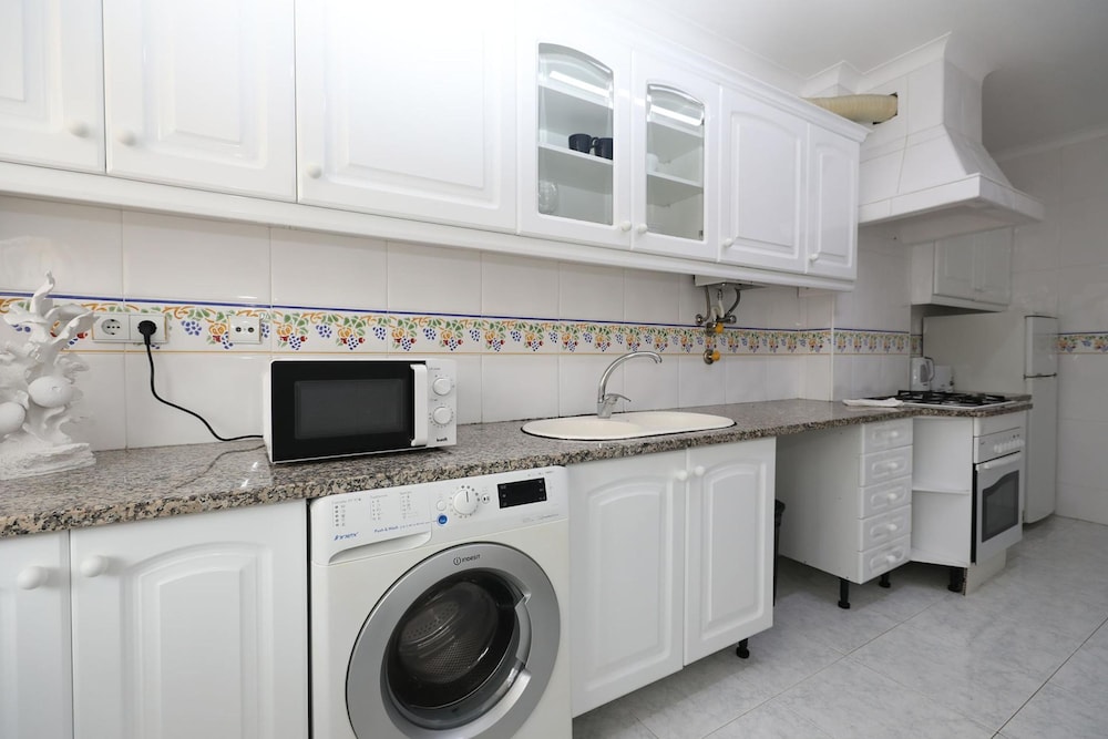 B37 - Central City Door Apartment