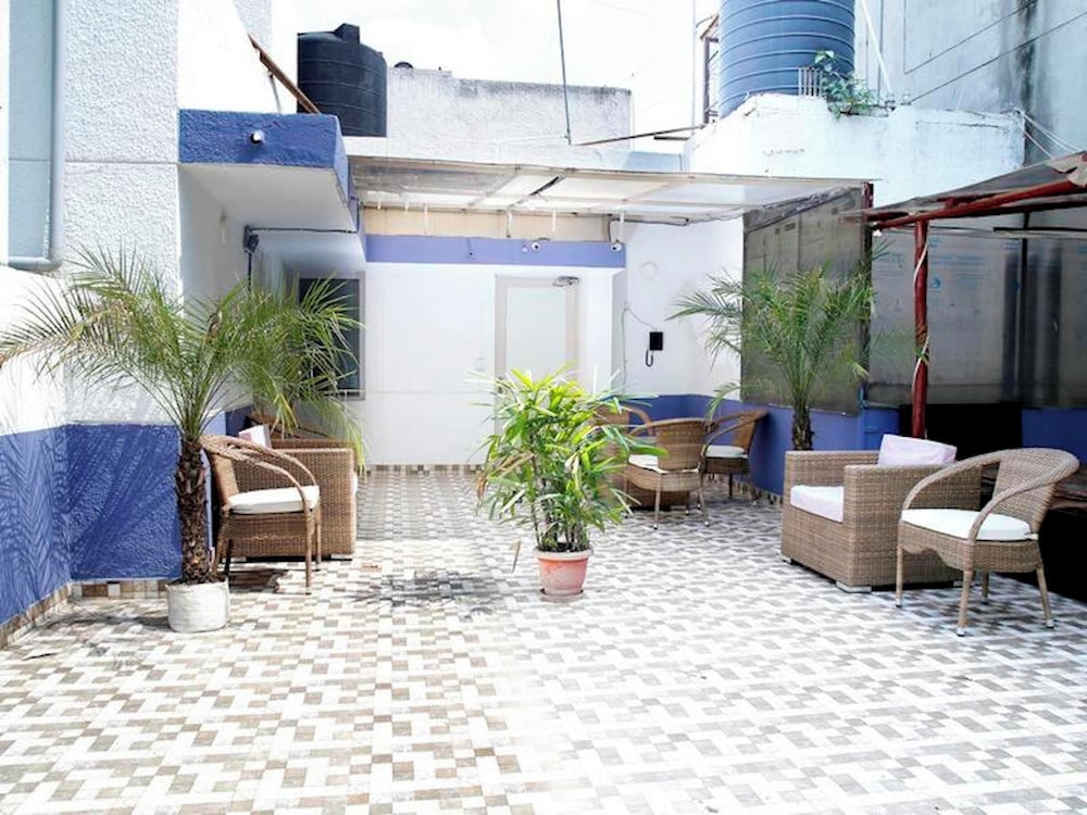 Room in Guest Room - Maplewood Guest House, Neeti Bagh, New Delhiit is a Boutiqu Guest House - Room 4