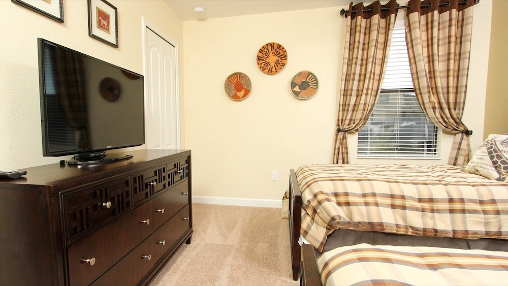Championsgate Resort 7 Bedroom Home with Pool 7 Home